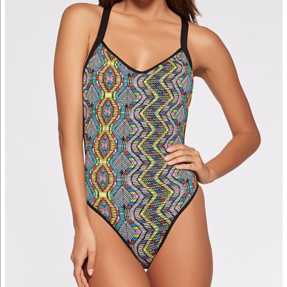 L space one piece size 6